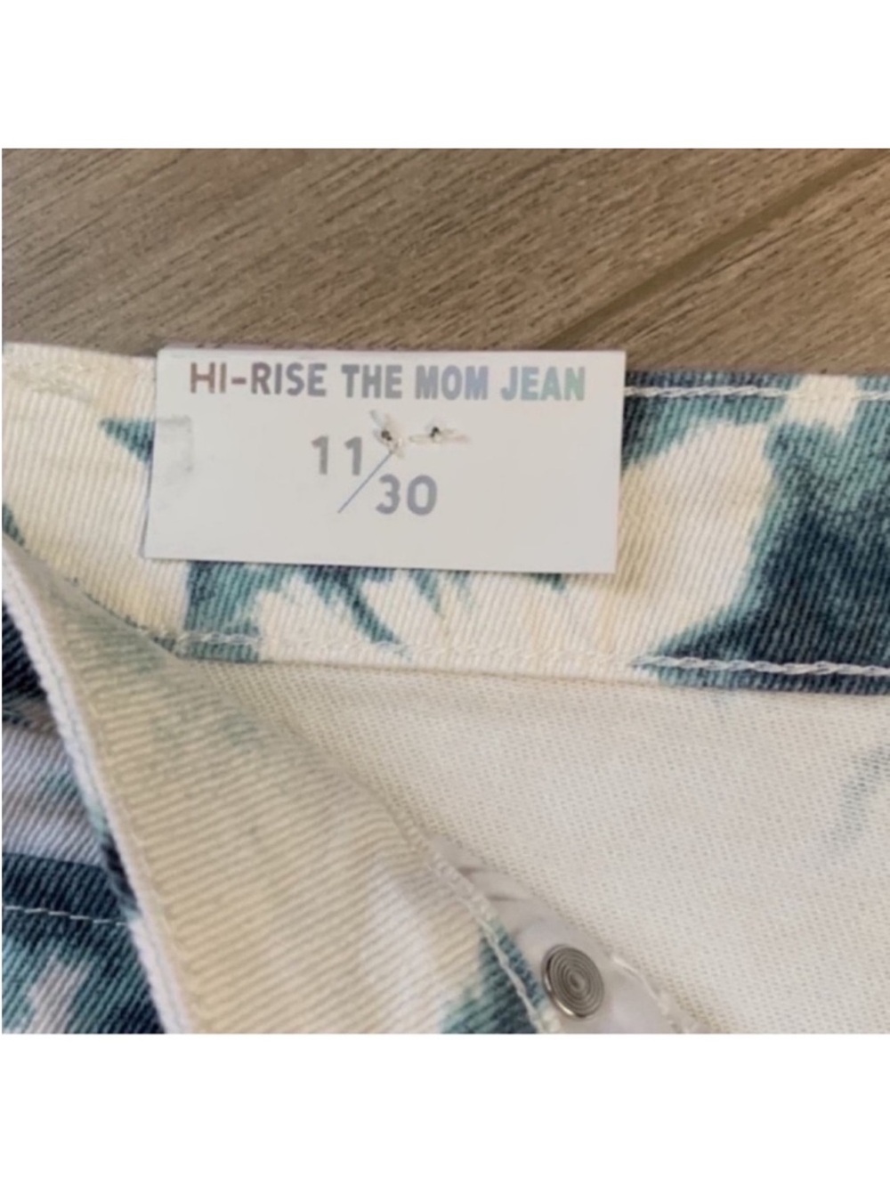 Blue Tie-Dye High-Rise Jeans Juniors Size 11/31 - Picture 8 of 9